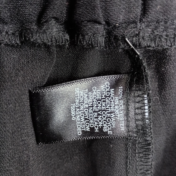 NWT Universal Thread High Rise Flare Jeans In Black Size Womens 20W - Picture 7 of 8